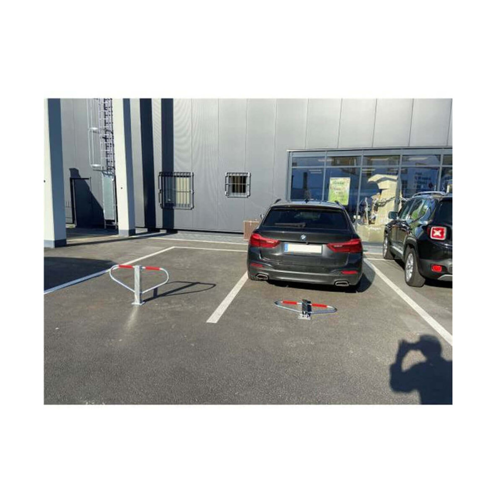 Parkplatzsperre 70 x 70 mm Stahlrohr Überflur 500 mm umlegbar zum einbetonieren - weiß besch. / rote Streifen