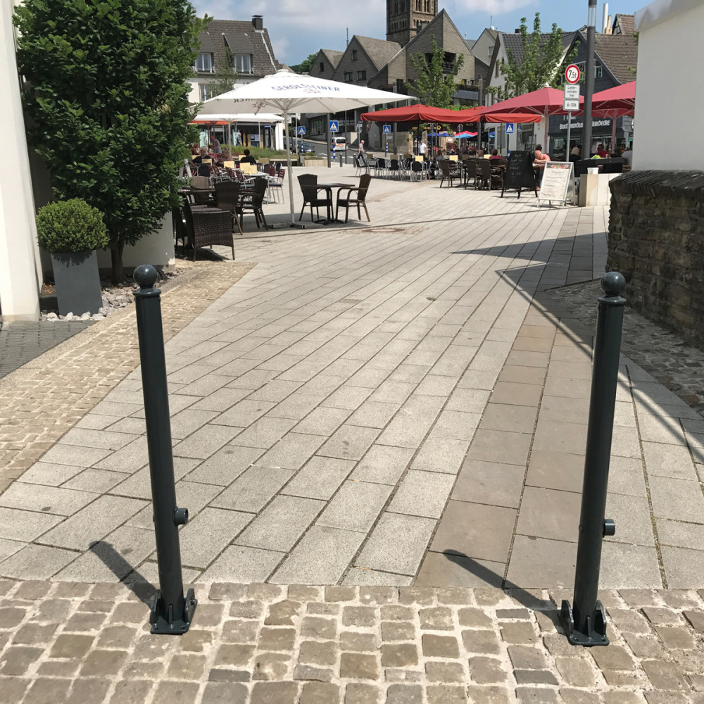 Absperr-Stilpfosten Ø 60 mm Serie 466 umlegbar mit Dreikantverschluss für Dübelbefestigung Anthrazit RAL 7016 – Absperr-Stilpfosten Ø 60 mm Serie 466 umlegbar mit Dreikantverschluss für Dübelbefestigung